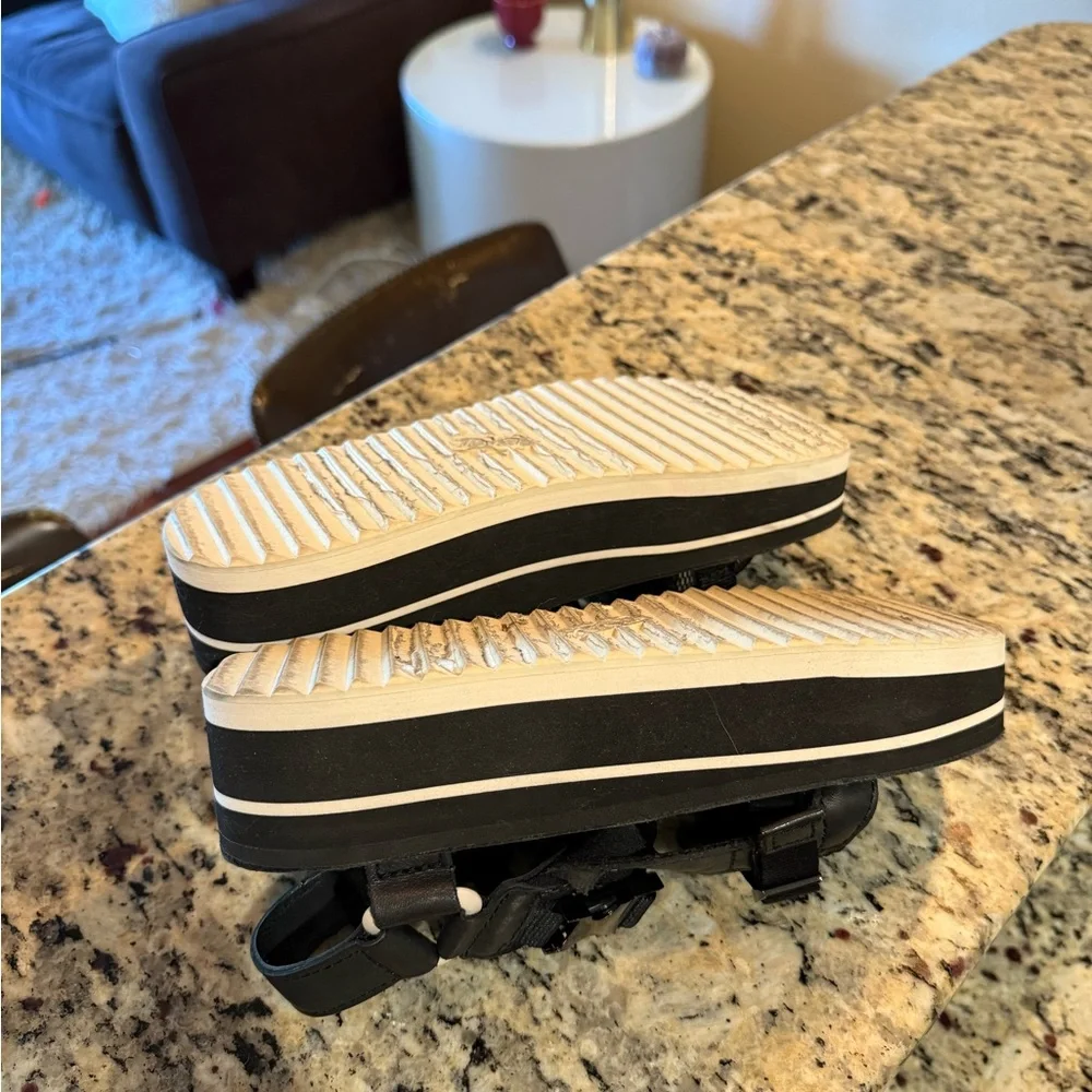 Teva Flatform Universal Luxe Sandals - Picture 2 of 5